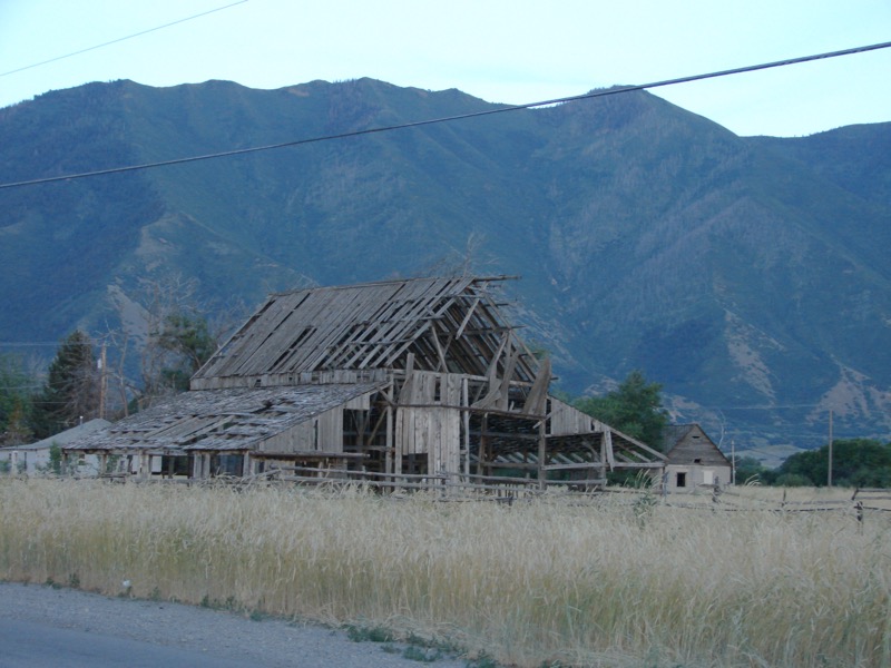 Old barn in Mapleton, Utah